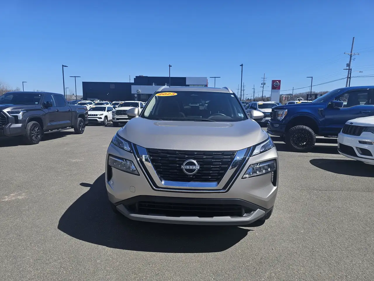 Nissan Rogue снимка Nissan Rogue