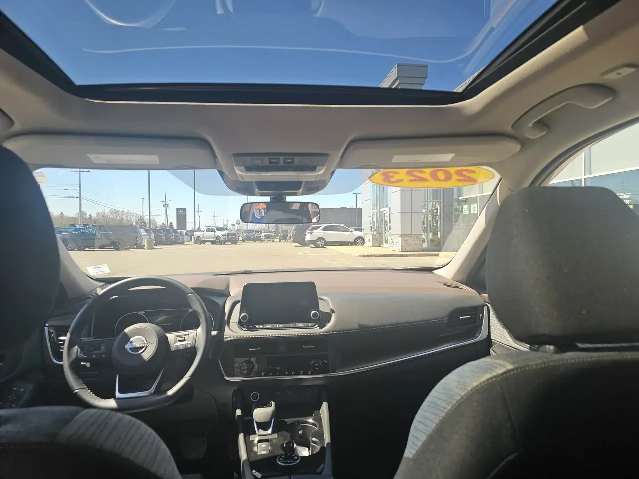 Nissan Rogue снимка Nissan Rogue