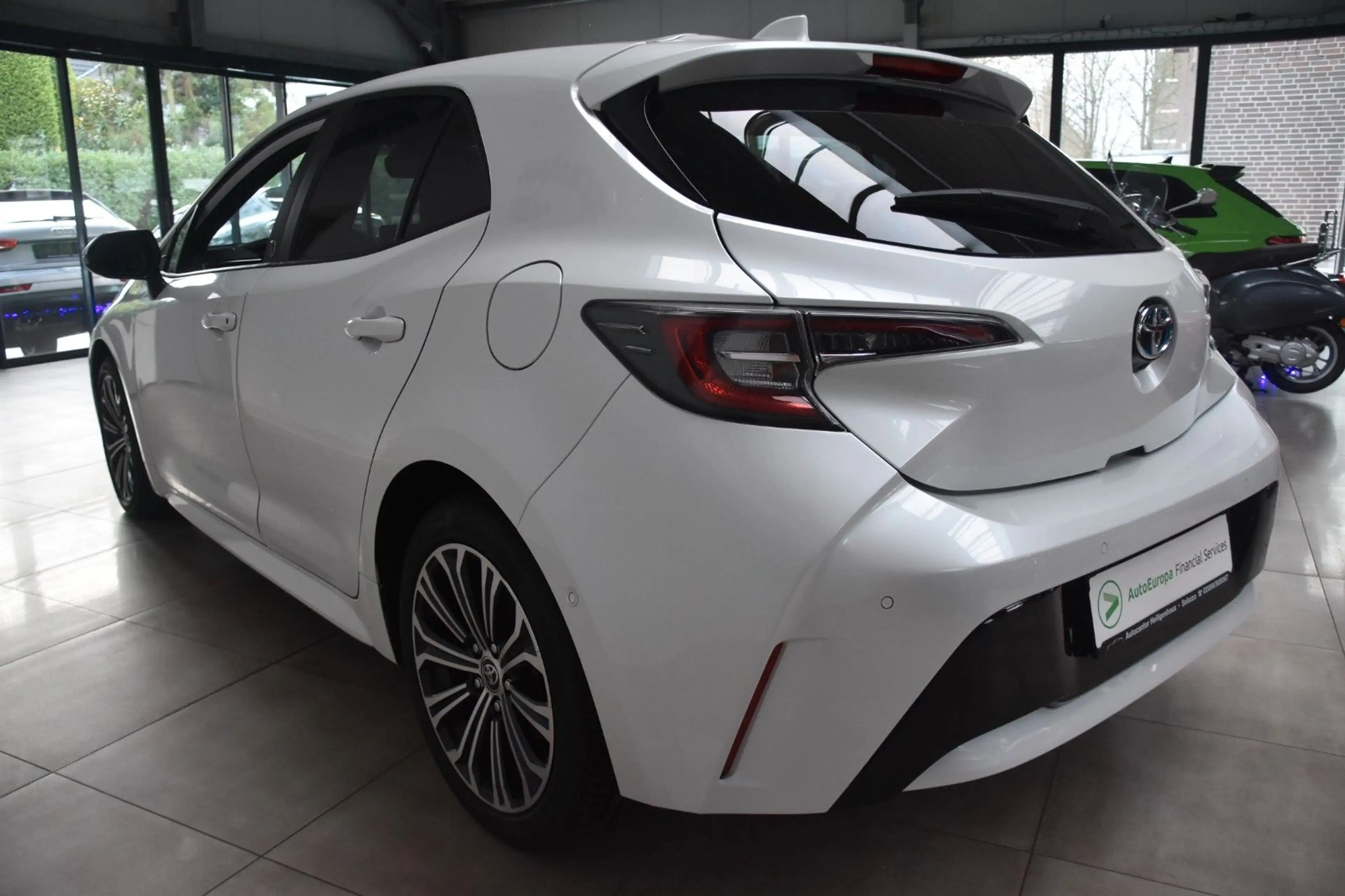 Toyota Corolla Hybrid Team D LED Kamera AppNavi Tempo — photo 7