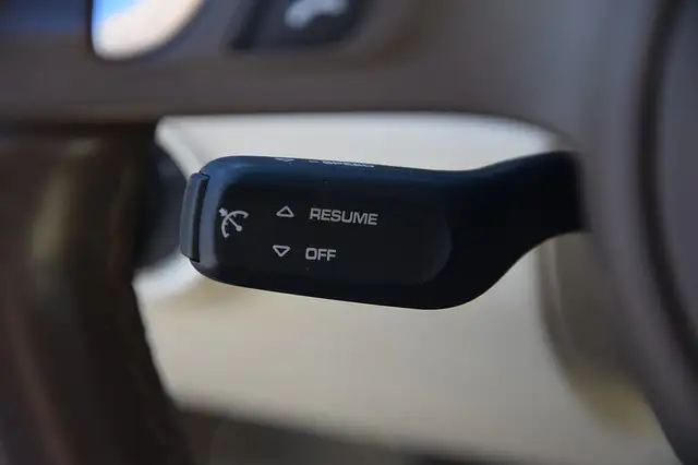 Porsche Cayenne view 12