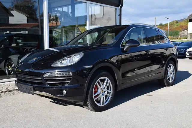 Porsche Cayenne view 2