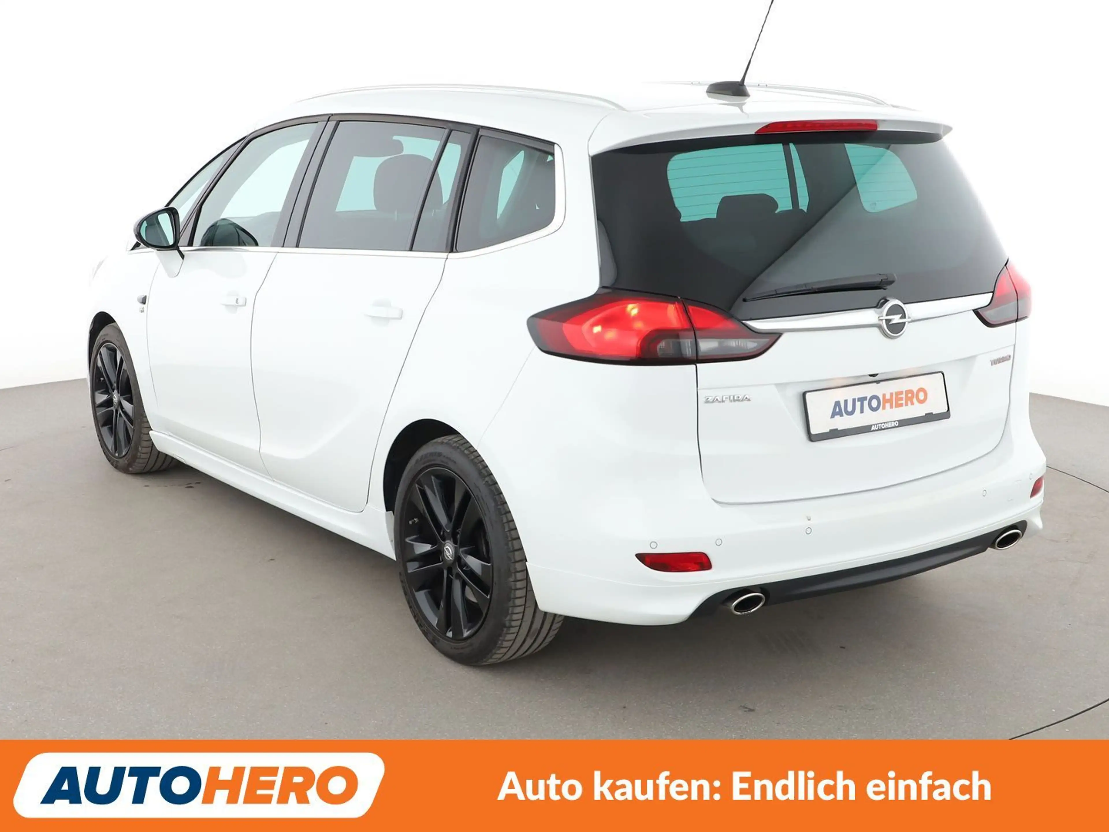 Opel Zafira Tourer 1.6 SIDI Turbo Business Innovation *NAV*ACC*CAM* — photo 4