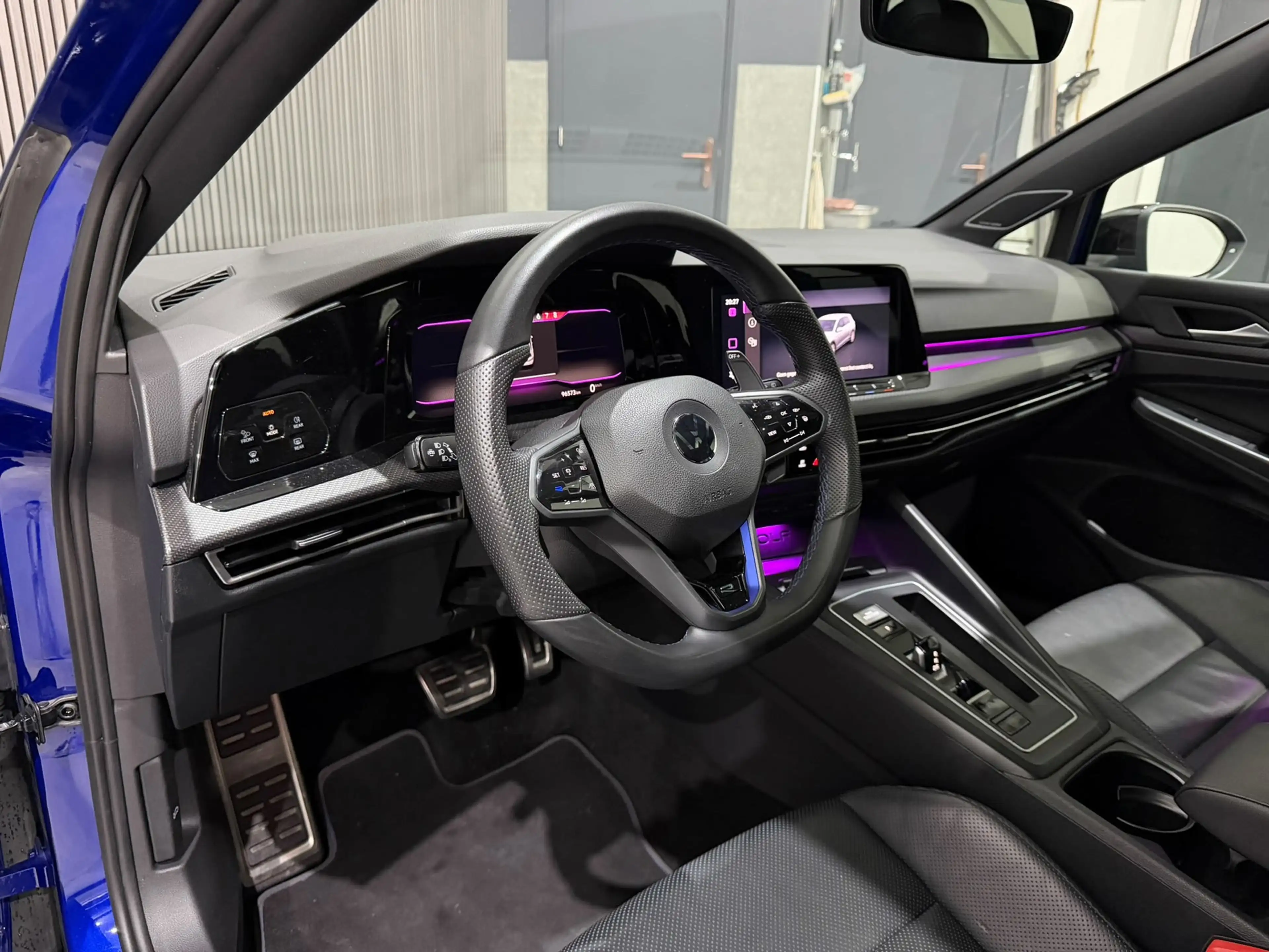 Volkswagen Golf 2.0 TSI 4Motion R / Akra / Performance pack / Pano — photo 6