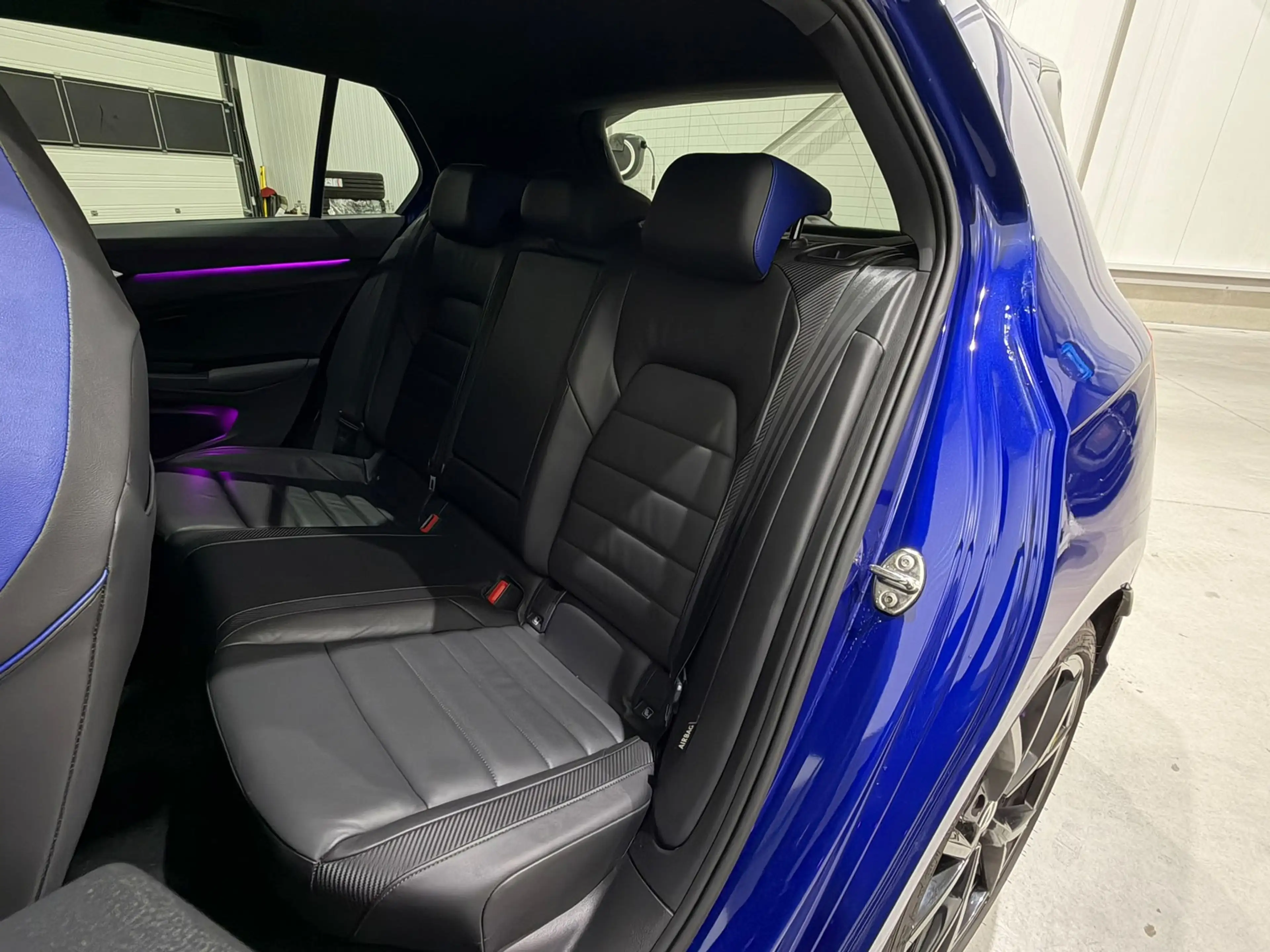 Volkswagen Golf 2.0 TSI 4Motion R / Akra / Performance pack / Pano — photo 9