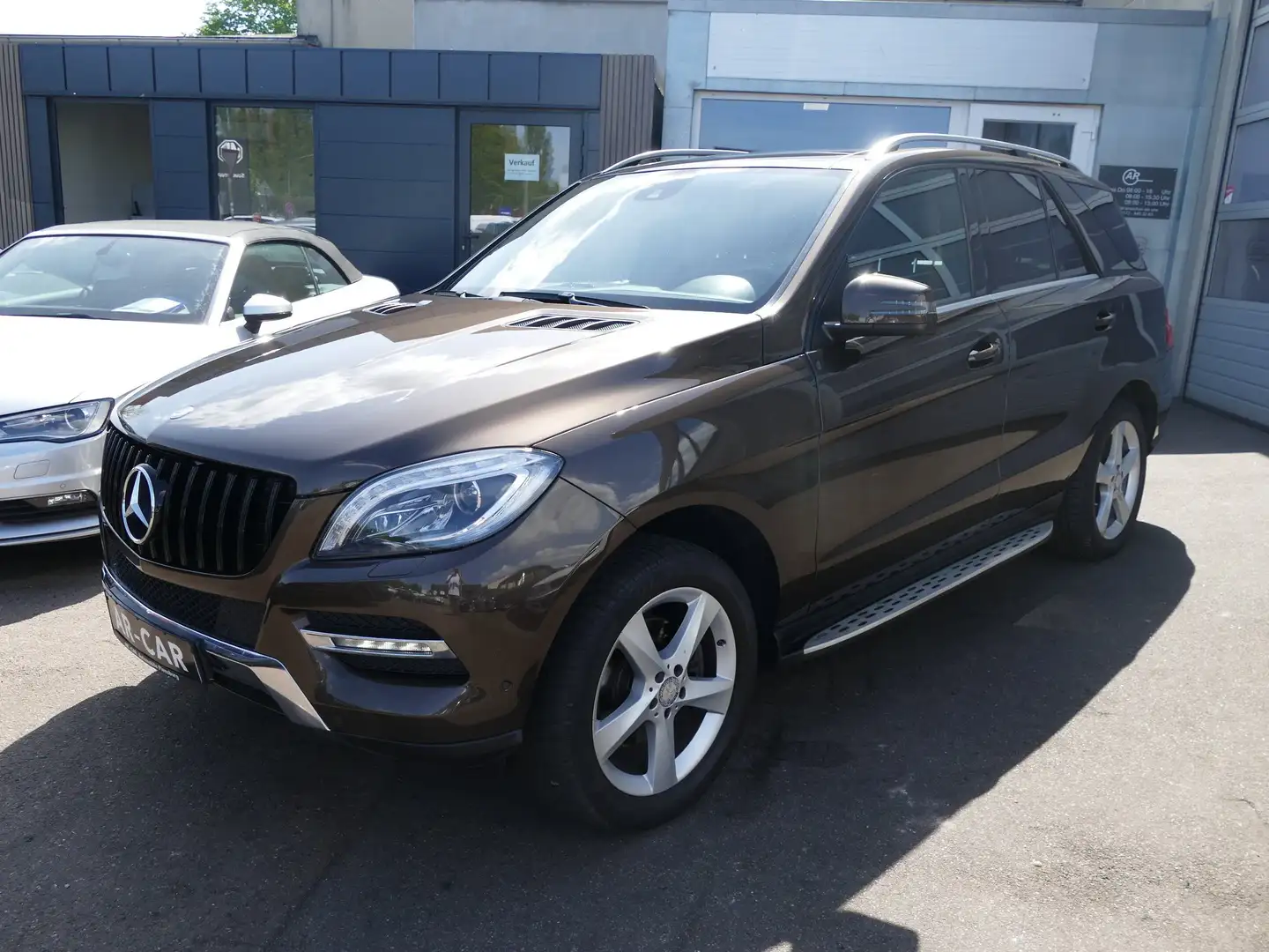 Mercedes-Benz ML 350 4MATIC 7G-TRONIC - Schiebedach Navigation Rückf Marrón - 1