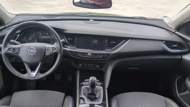 Opel Insignia view 11