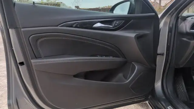 Opel Insignia view 7
