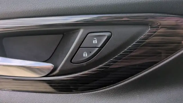 Opel Insignia view 13