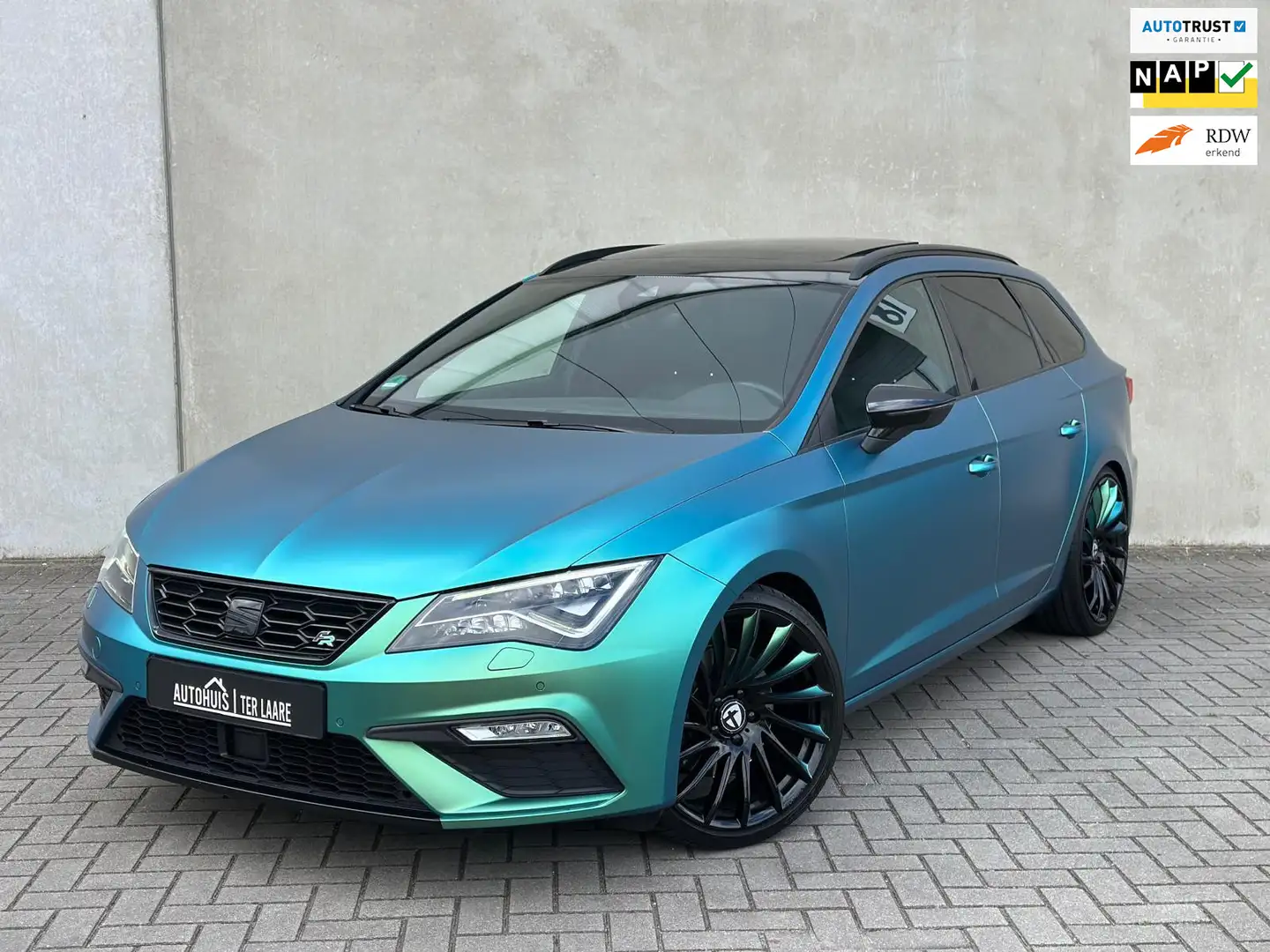 SEAT Leon ST FR 2.0 TSI DSG Pano Beats KW V3 19'' Virtual Tr Grün - 1