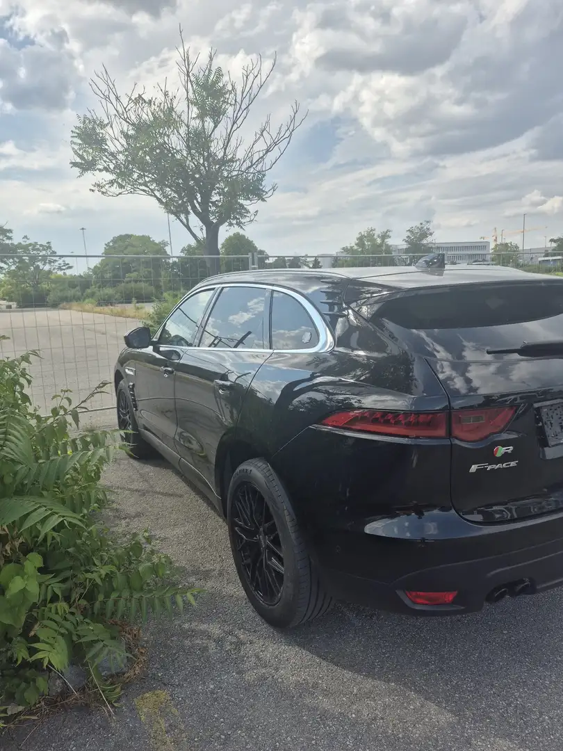 Jaguar F-Pace 20d AWD Aut. Prestige - 2