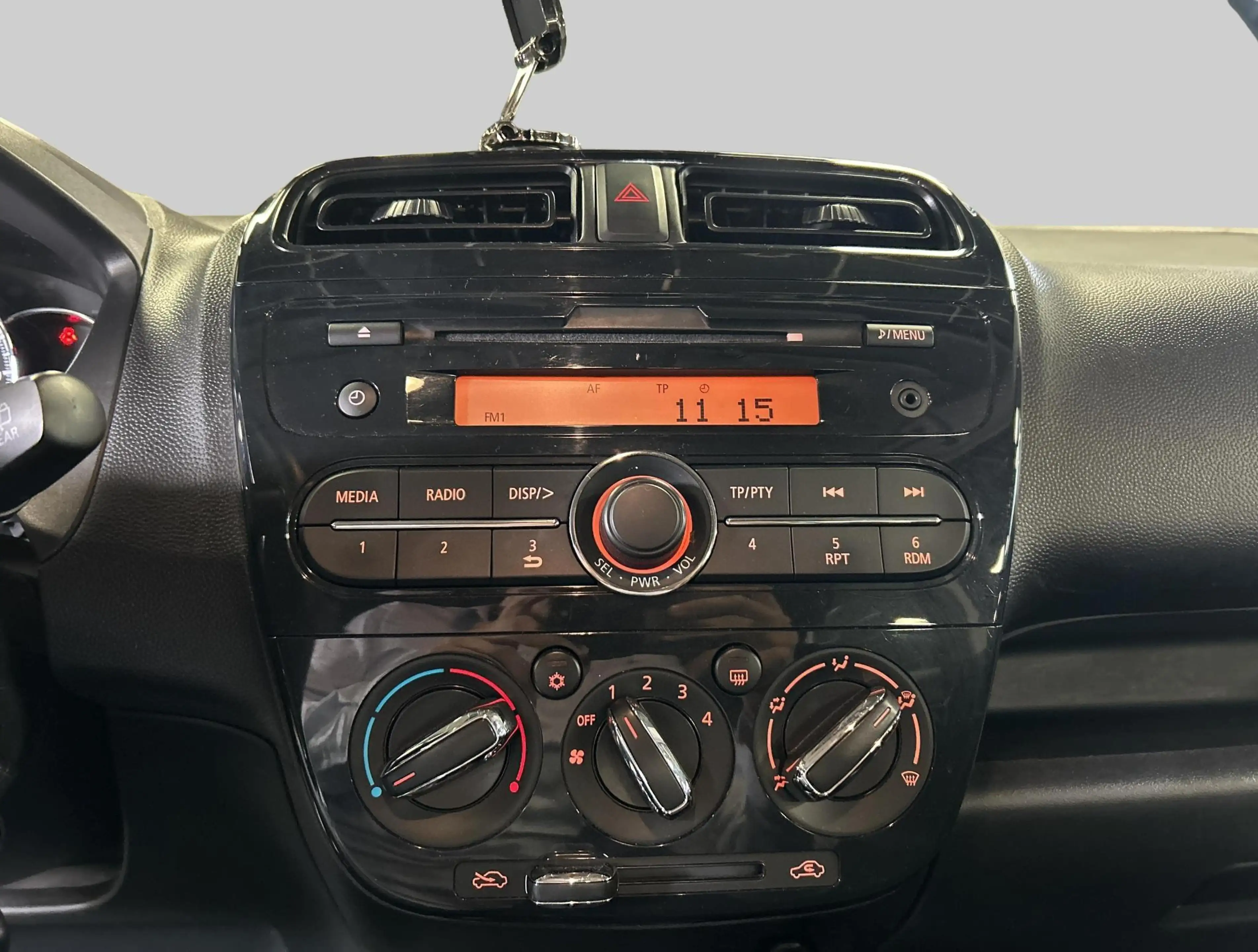 Mitsubishi Space Star 1.0 Cool+ — photo 13