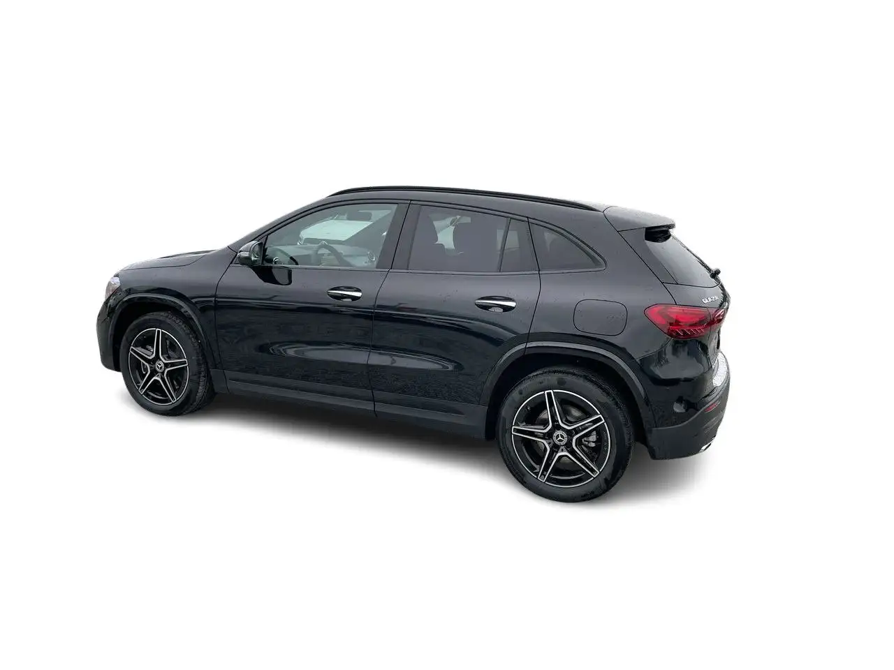 Mercedes-Benz GLA снимка Mercedes-Benz GLA