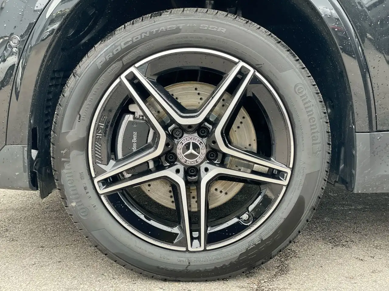 Mercedes-Benz GLA снимка Mercedes-Benz GLA