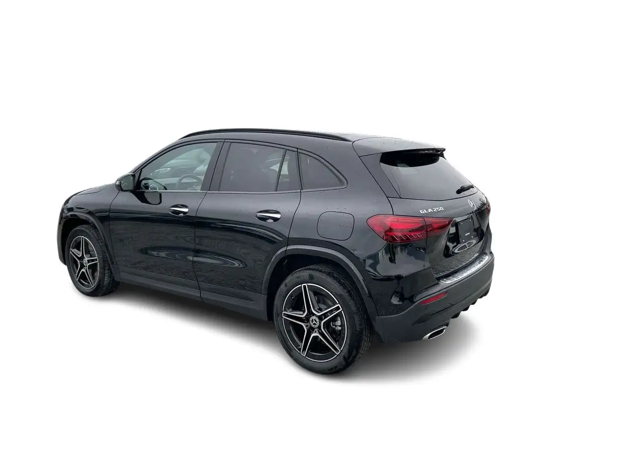 Mercedes-Benz GLA снимка Mercedes-Benz GLA