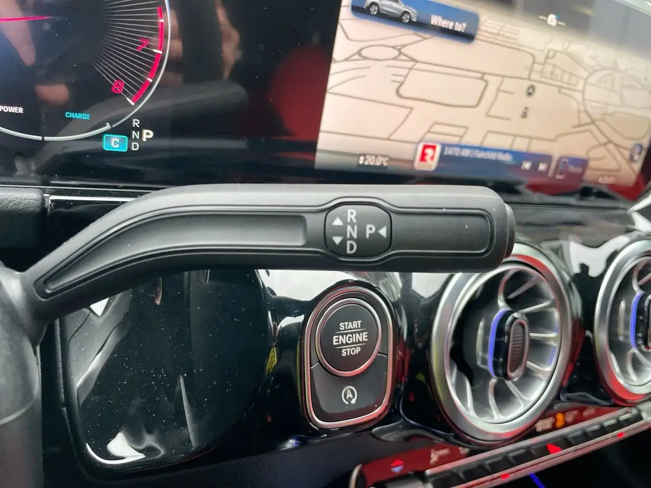 Mercedes-Benz GLA снимка Mercedes-Benz GLA