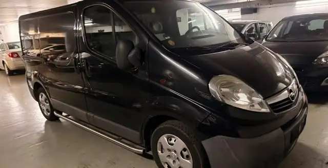 Opel Vivaro view 3