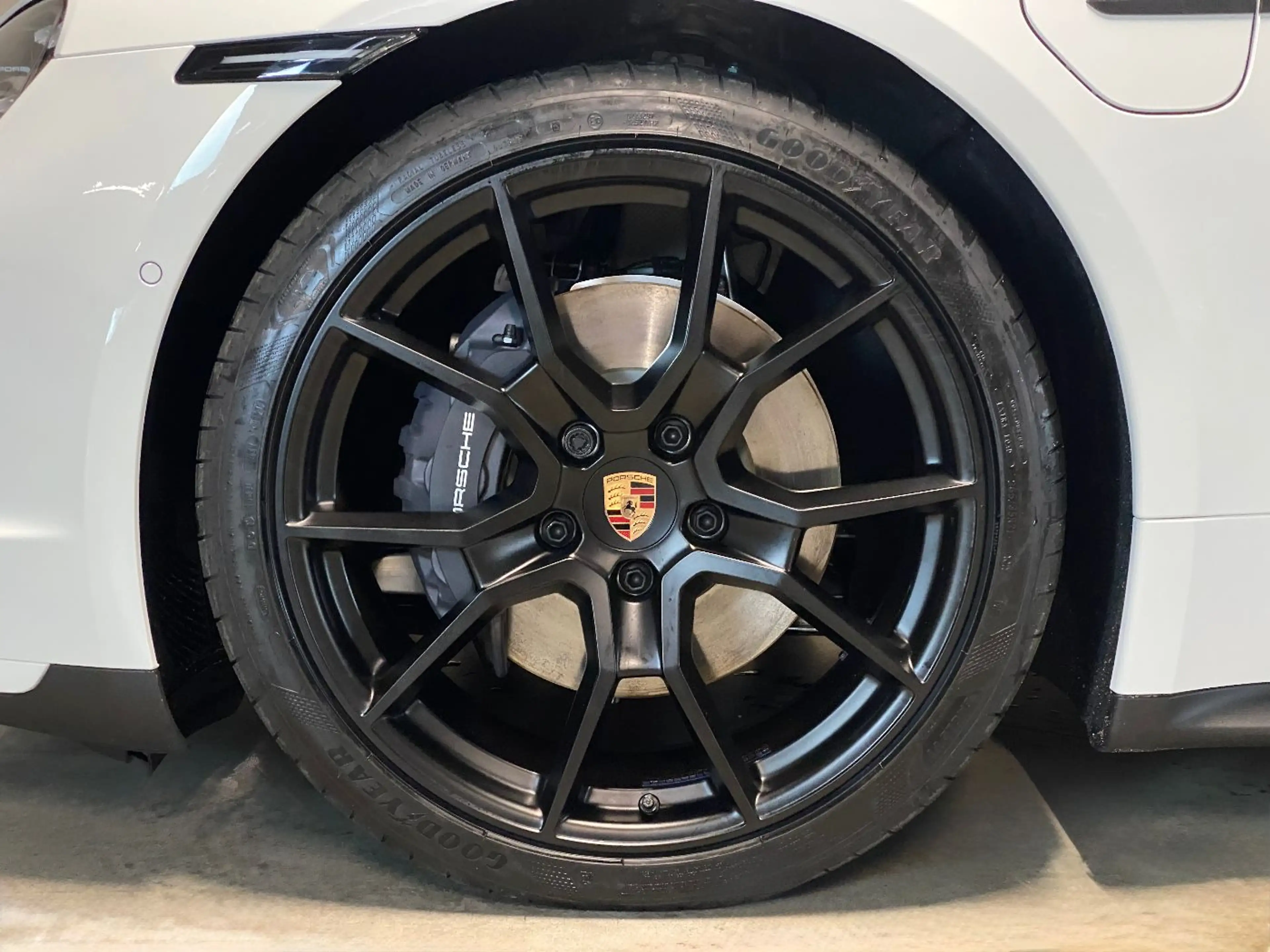 Porsche Taycan 4 Black Edition | Hinterachslenkung | — photo 9