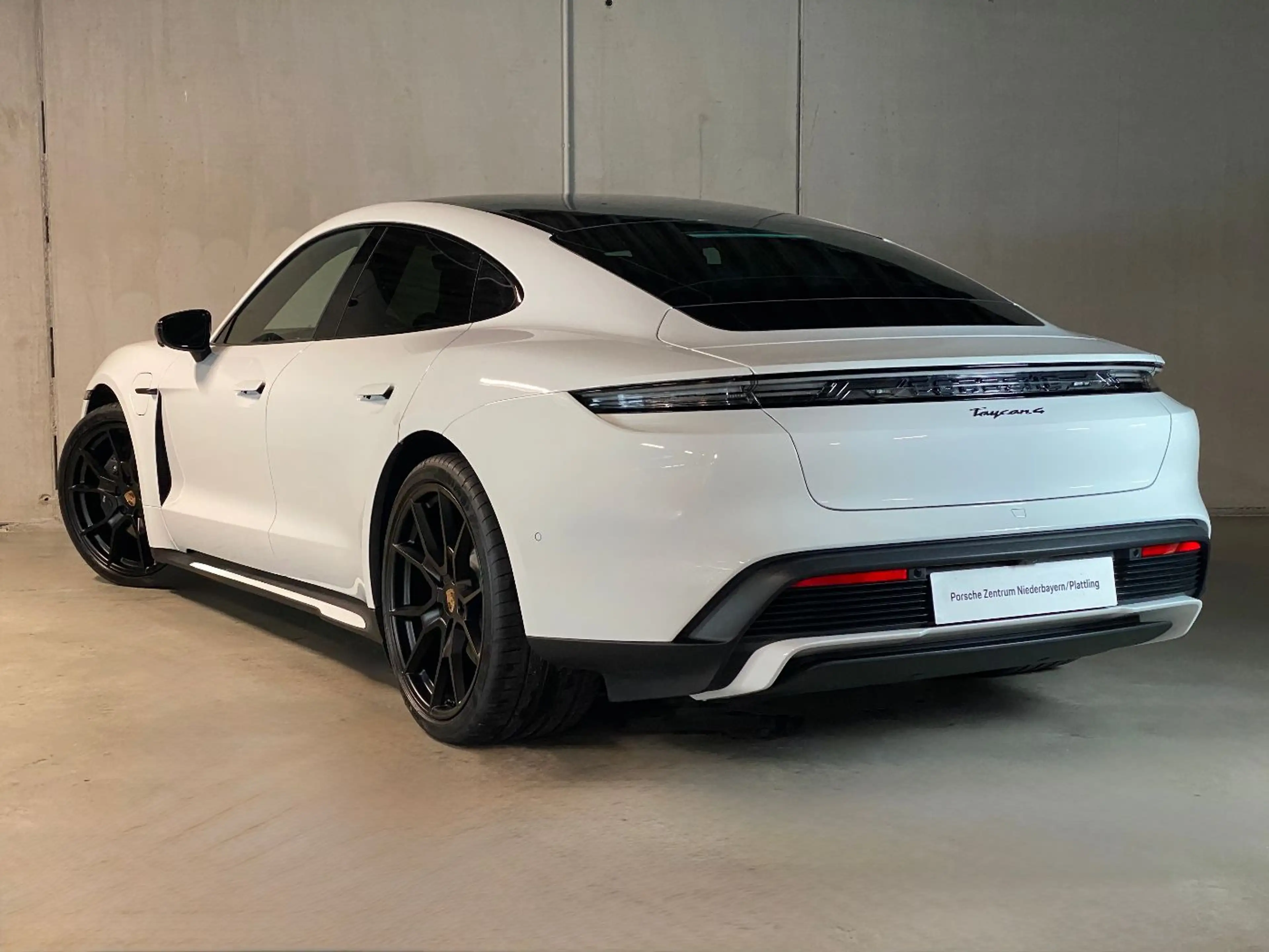 Porsche Taycan 4 Black Edition | Hinterachslenkung | — photo 4