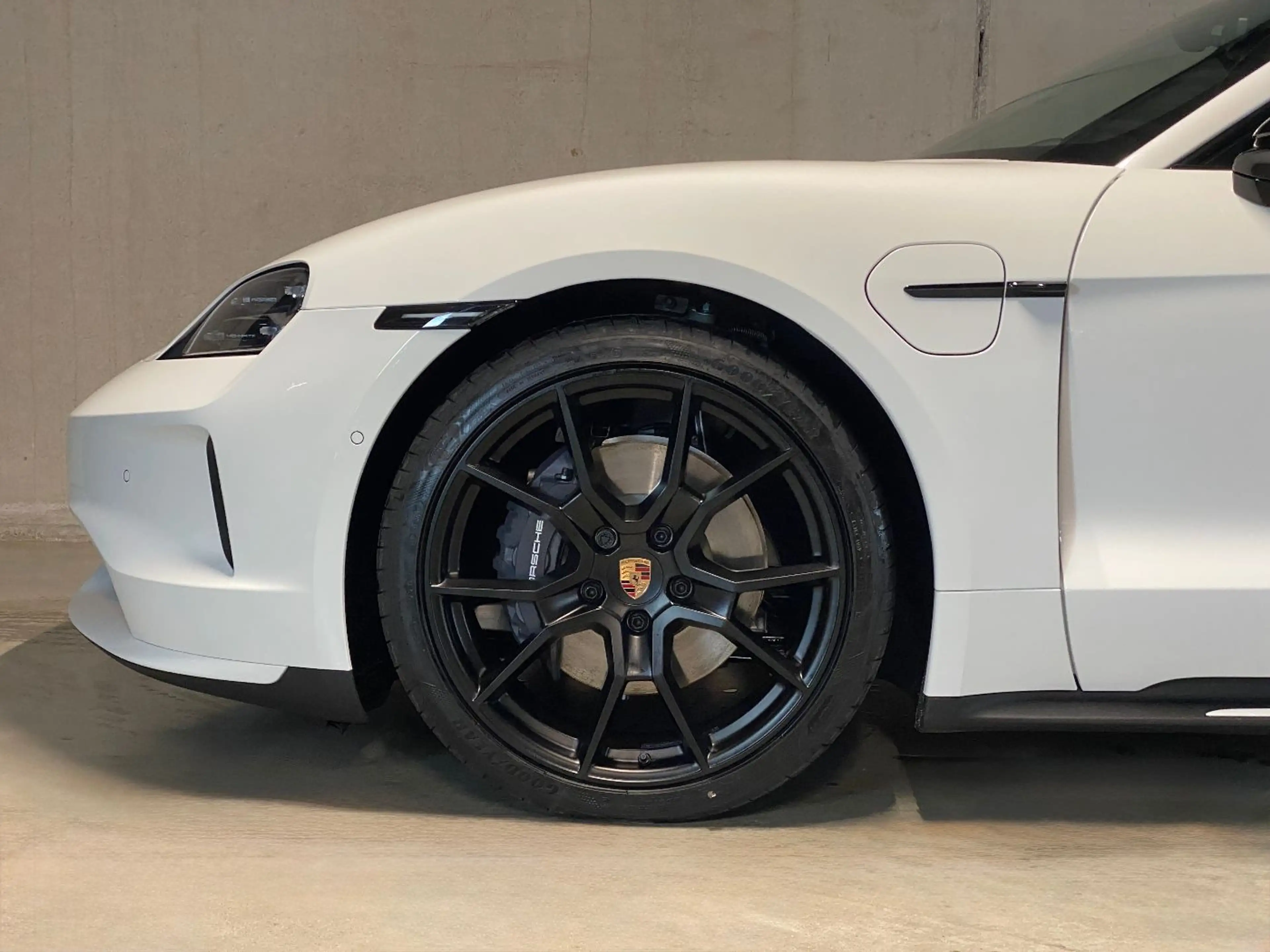 Porsche Taycan 4 Black Edition | Hinterachslenkung | — photo 8