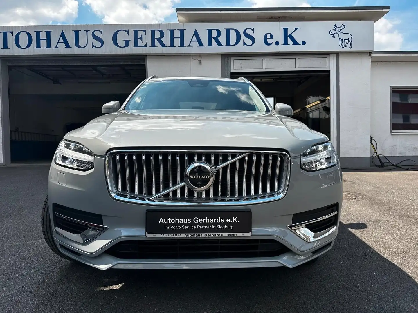 Volvo XC90 T8 Plus Bright Plug-In Hybrid AWD,Pano,360° Grau - 2