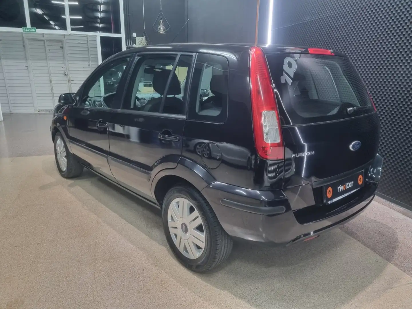 Ford Fusion 1.6 Urban4 Negro - 2