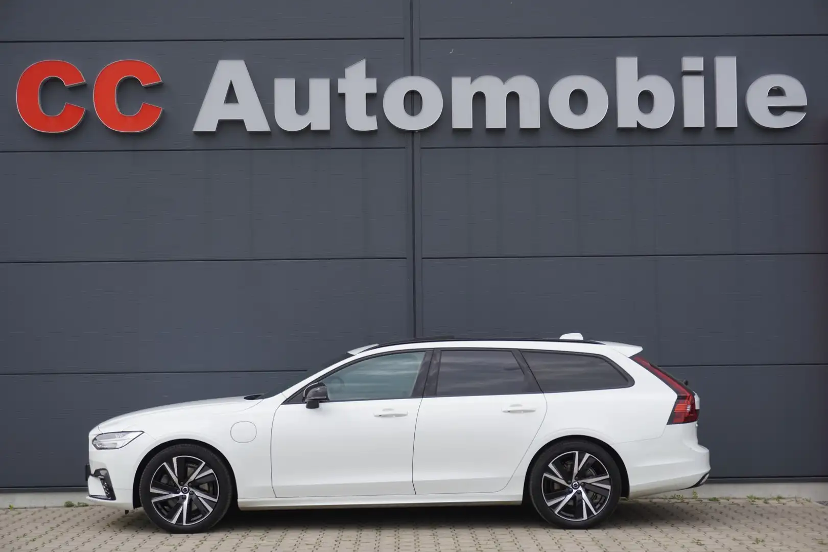 Volvo V90 R Design AWD"Pano"AHK"LED"HUD"H&K"19Zoll" Blanc - 1