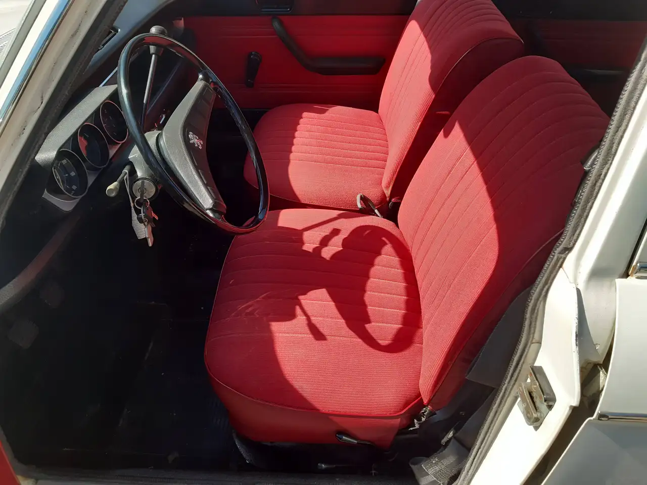 Peugeot 204 Sedan, foto 8