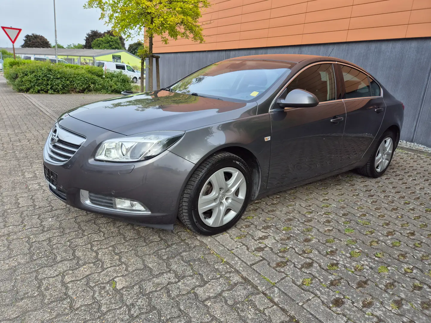 Opel Insignia Edition1,6 Ltr.3.Hand-Klima-Top Gris - 1