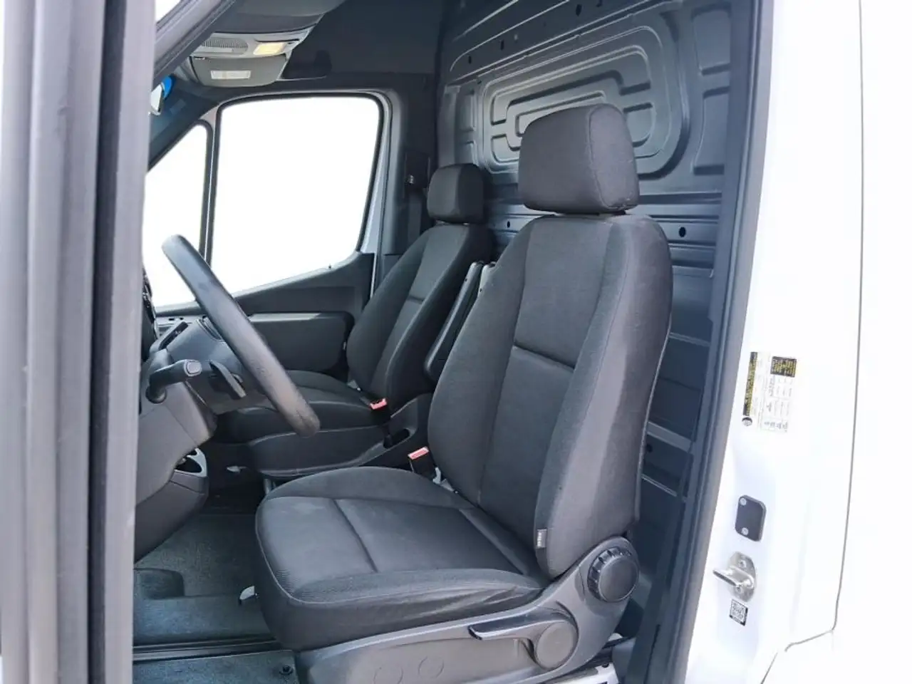 Mercedes-Benz Sprinter снимка Mercedes-Benz Sprinter