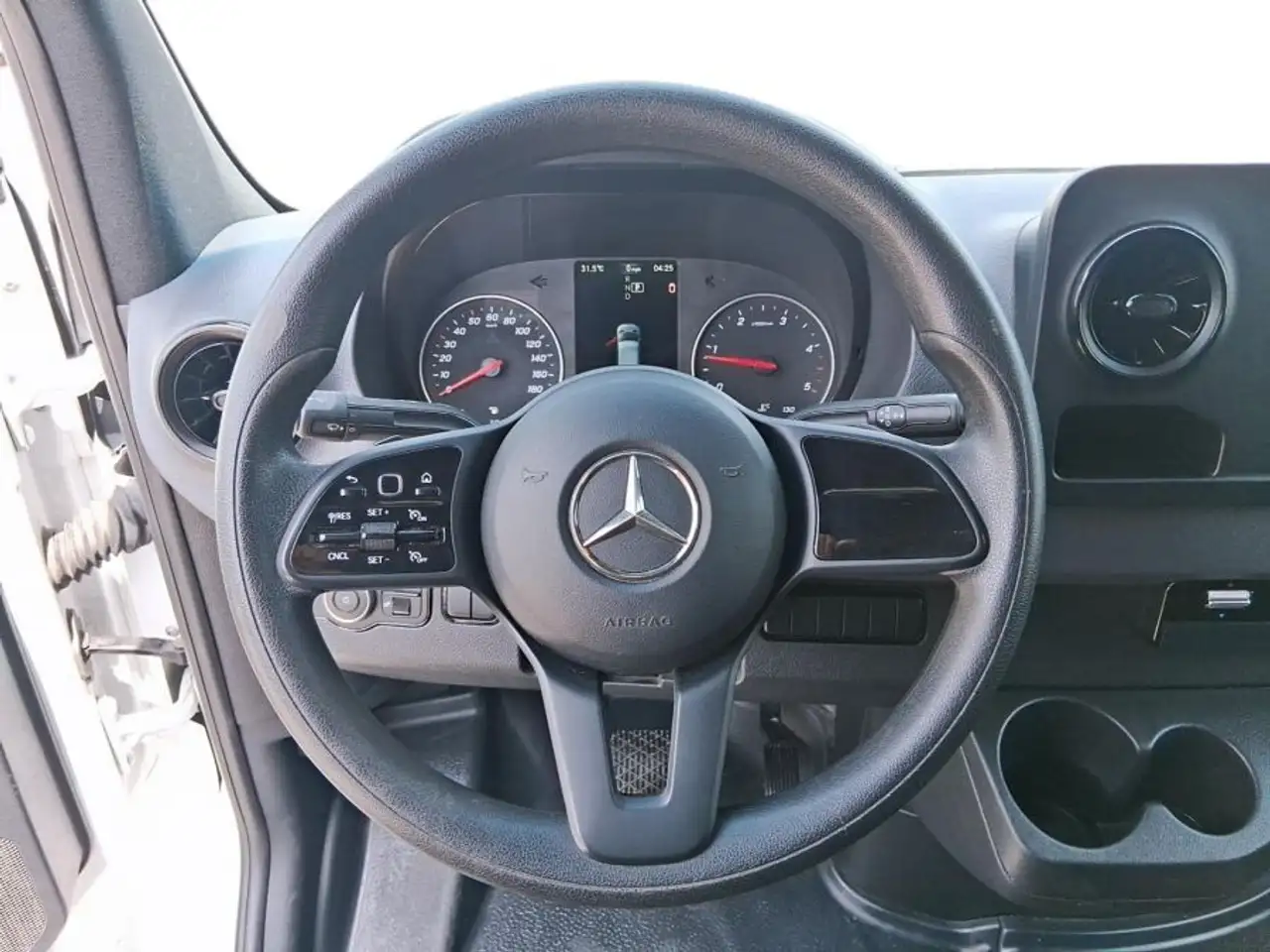 Mercedes-Benz Sprinter снимка Mercedes-Benz Sprinter