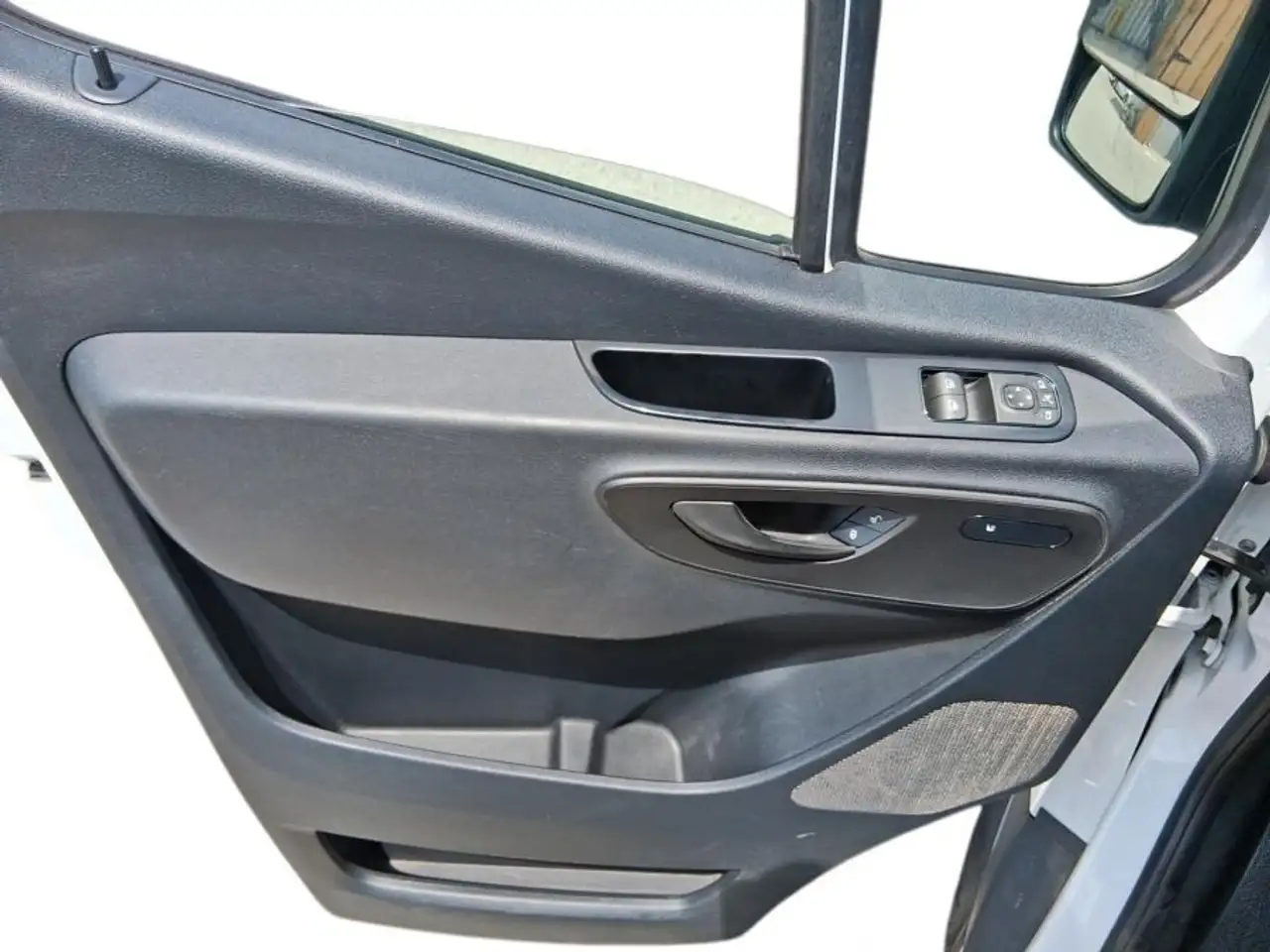 Mercedes-Benz Sprinter снимка Mercedes-Benz Sprinter