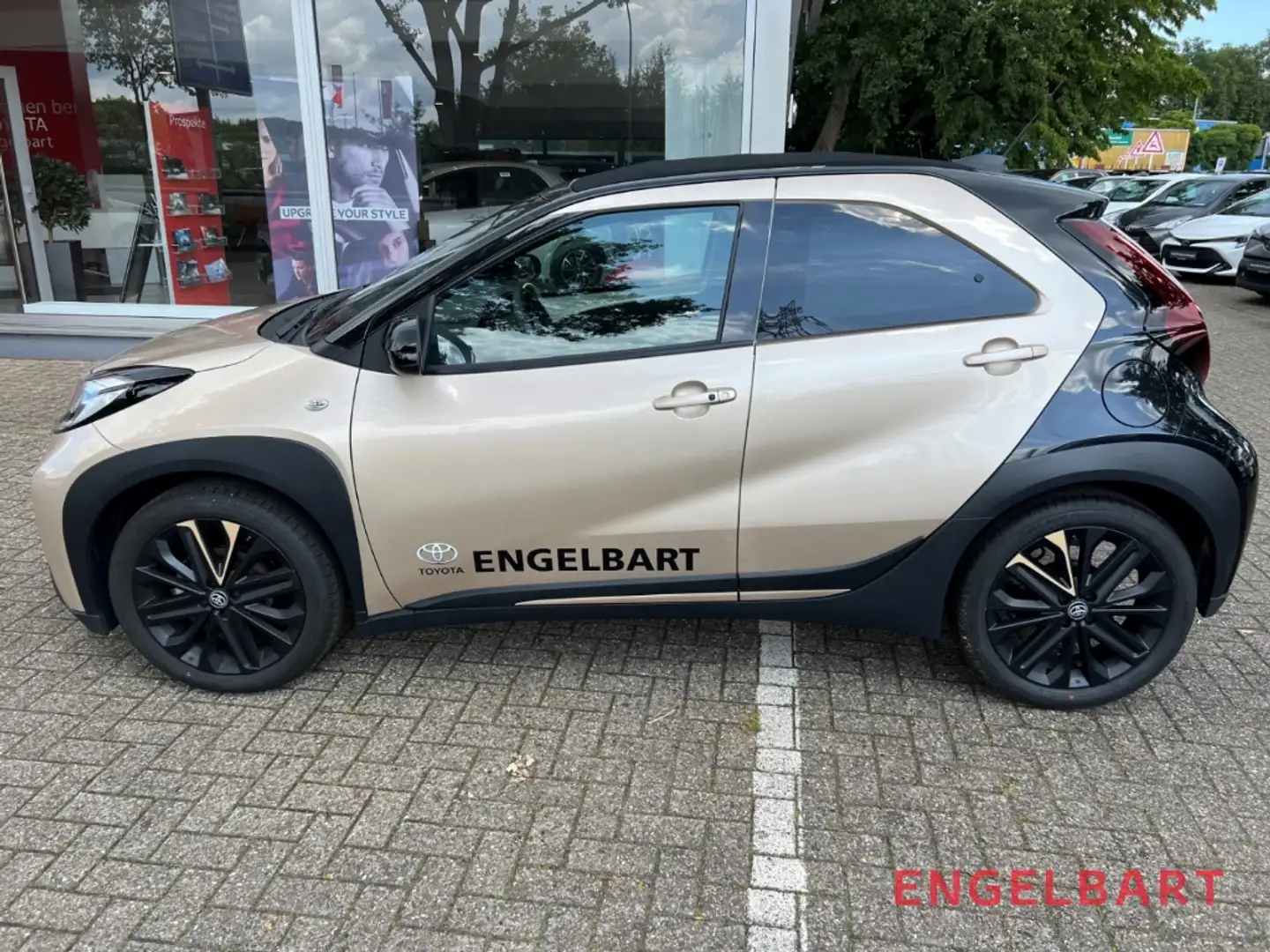 Toyota Aygo X Air Style 1.0 VVT-i EU6d Faltdach LED Apple CarPla Beige - 2