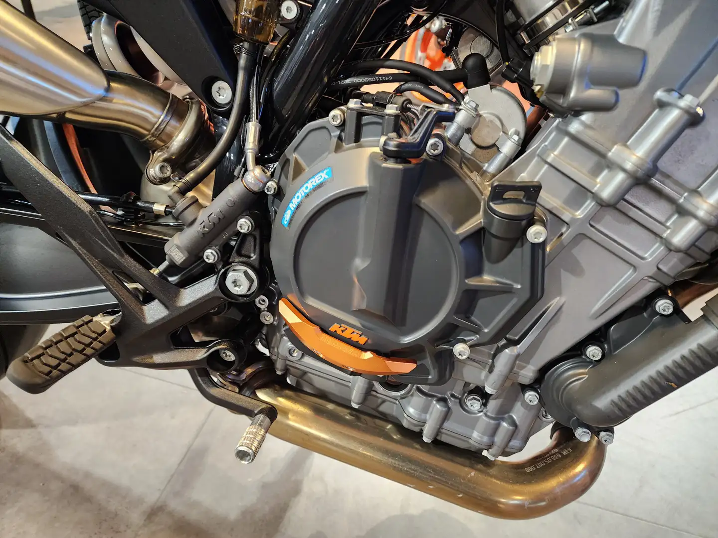 KTM 890 Duke Narancs - 2