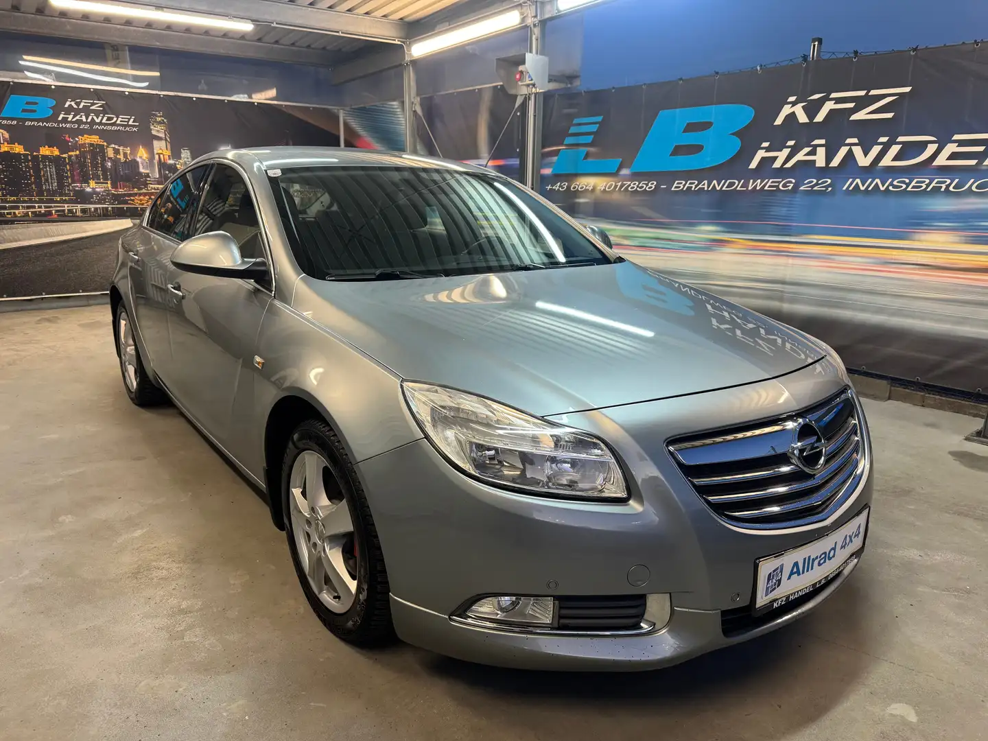 Opel Insignia Insignia 2,0 CDTI DPF Sport Ecotec Allrad Grau - 1