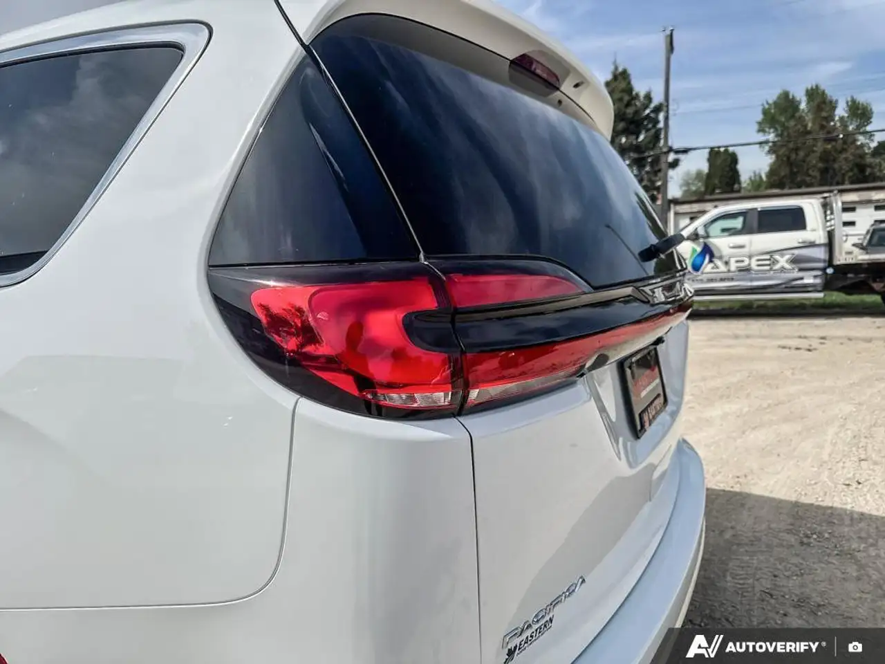 Chrysler Grand Caravan photo Chrysler Grand Caravan