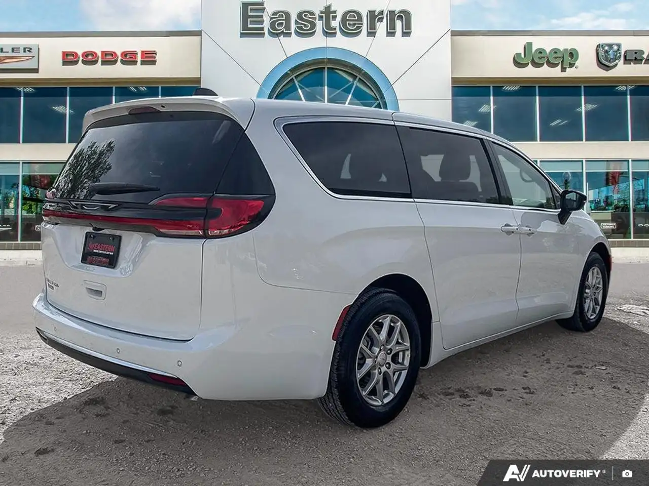 Chrysler Grand Caravan photo Chrysler Grand Caravan