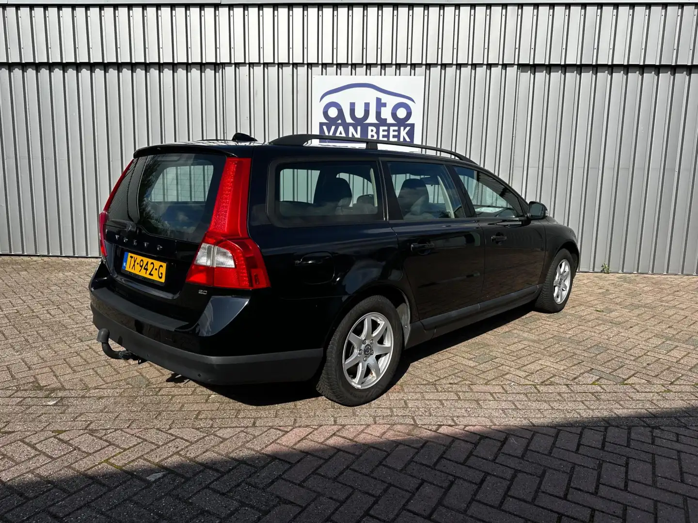Volvo V70 2.0|Cruise|Nav|Trekhaak|Nieuwe APK!**ACTIE** Schwarz - 2