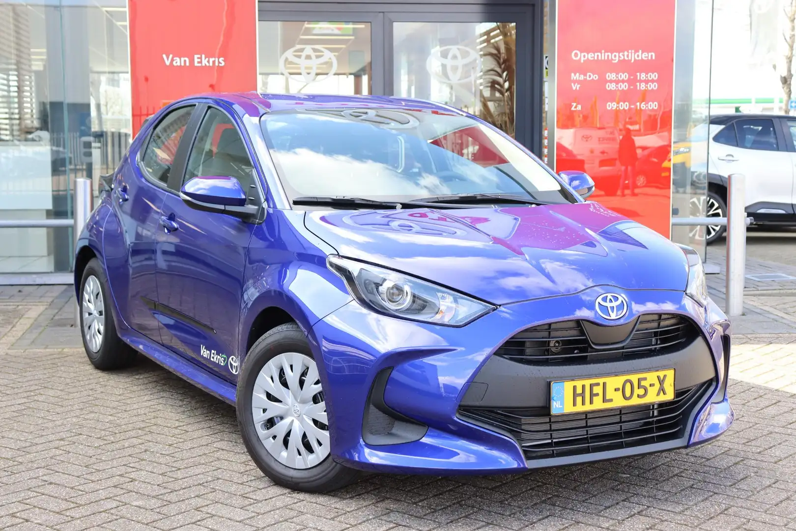 Toyota Yaris 1.5 Hybrid 115 Comfort , Demovoordeel Bleu - 2