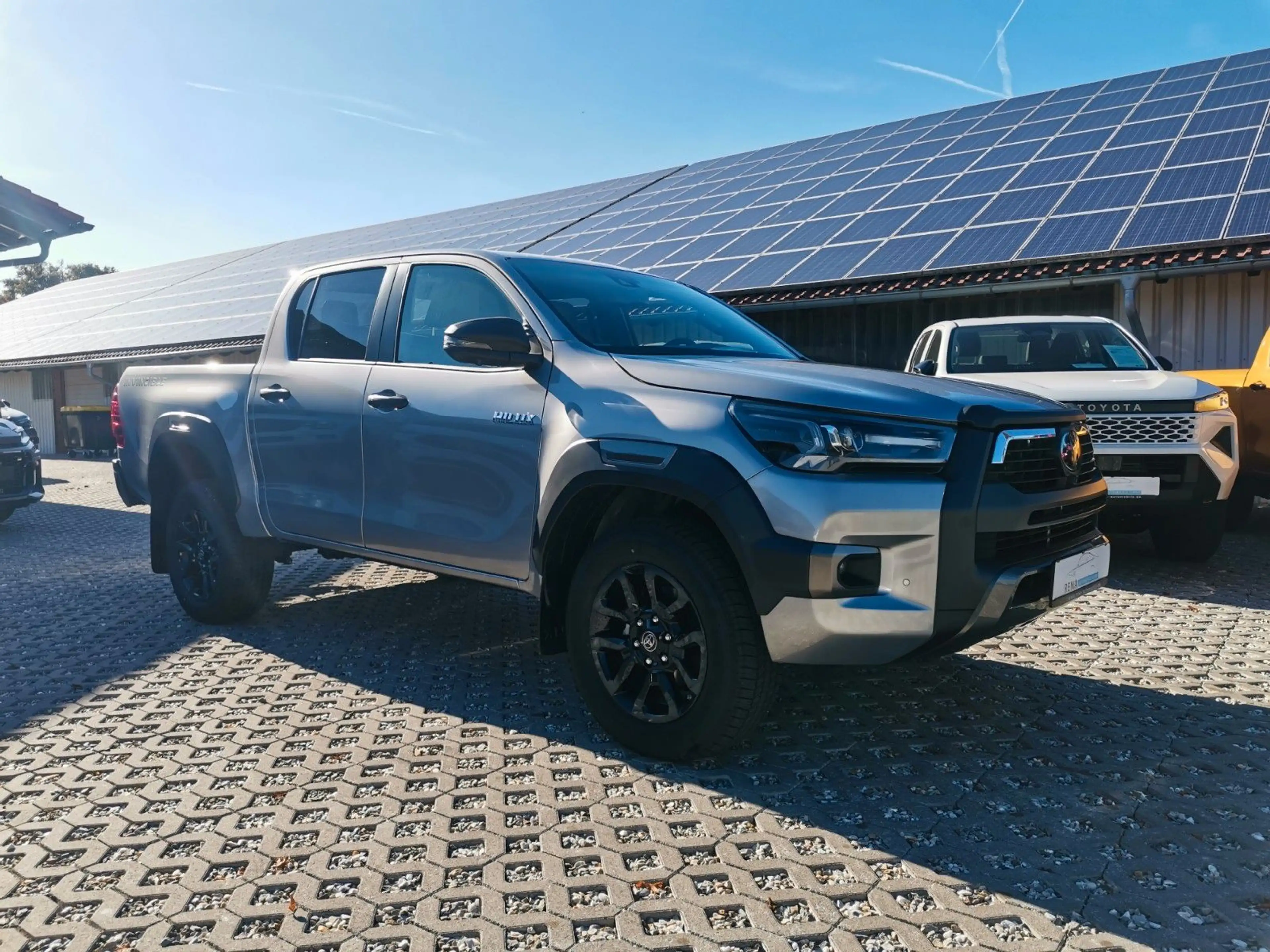 Toyota Hilux Invincible 2.8 Mild-Hybrid*360°*JBL*AHK* — photo 8