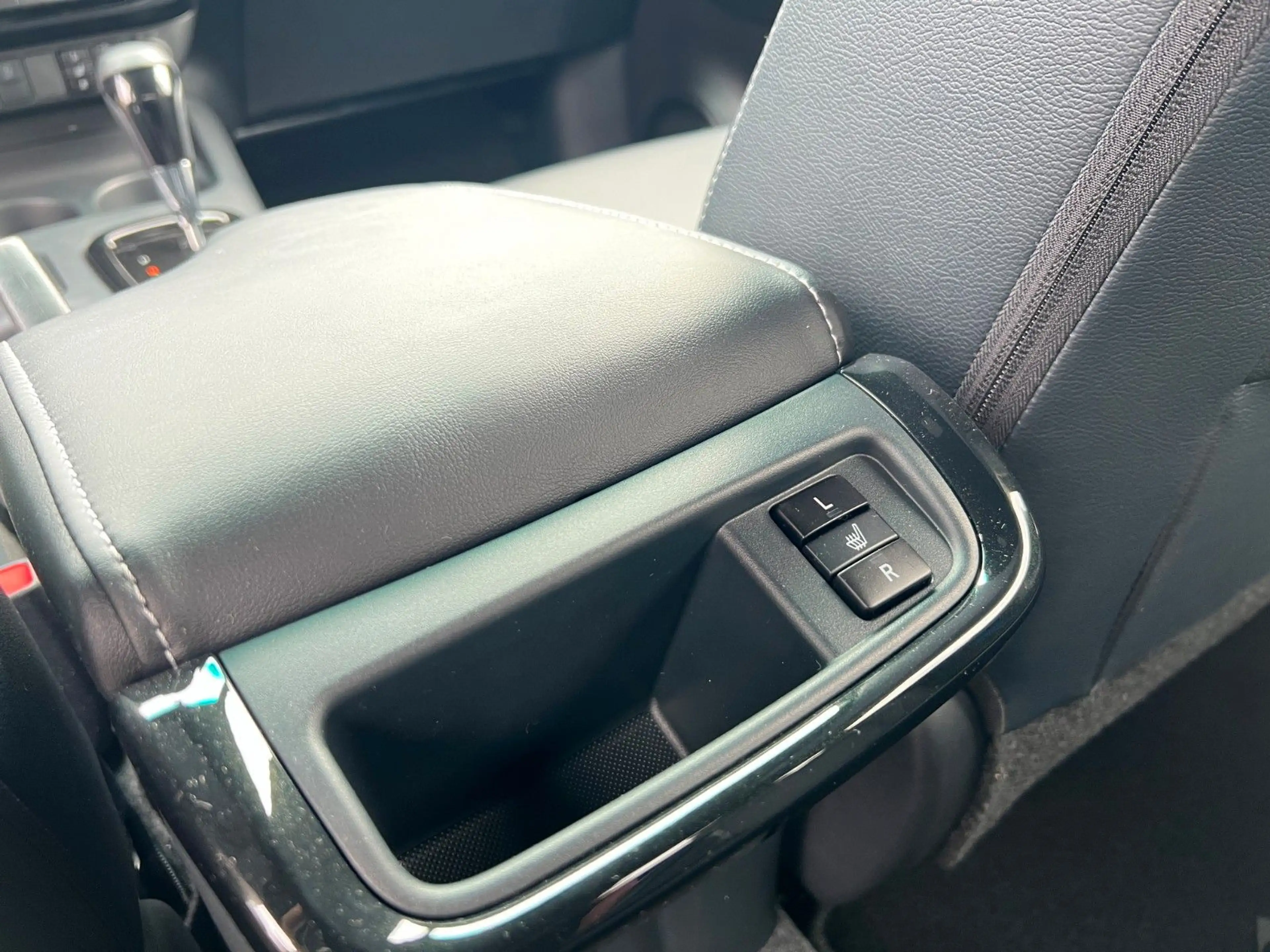 Toyota Hilux Invincible 2.8 Mild-Hybrid*360°*JBL*AHK* — photo 17