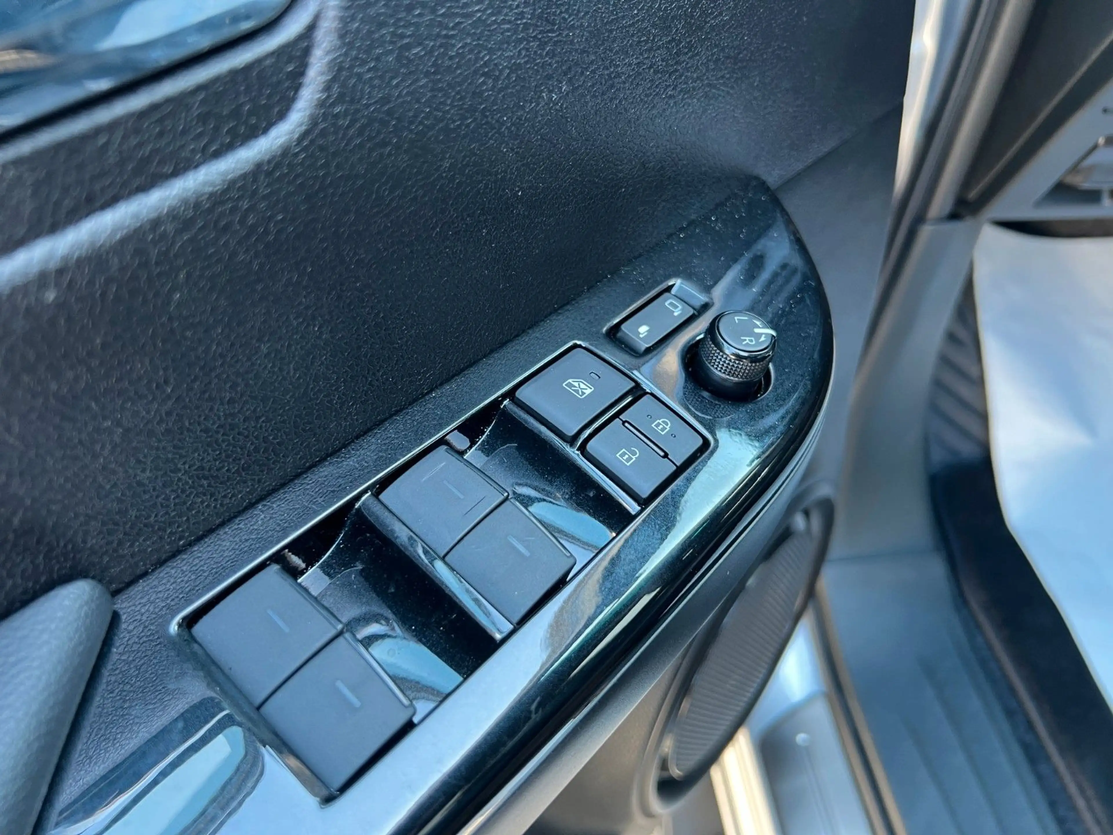 Toyota Hilux Invincible 2.8 Mild-Hybrid*360°*JBL*AHK* — photo 27