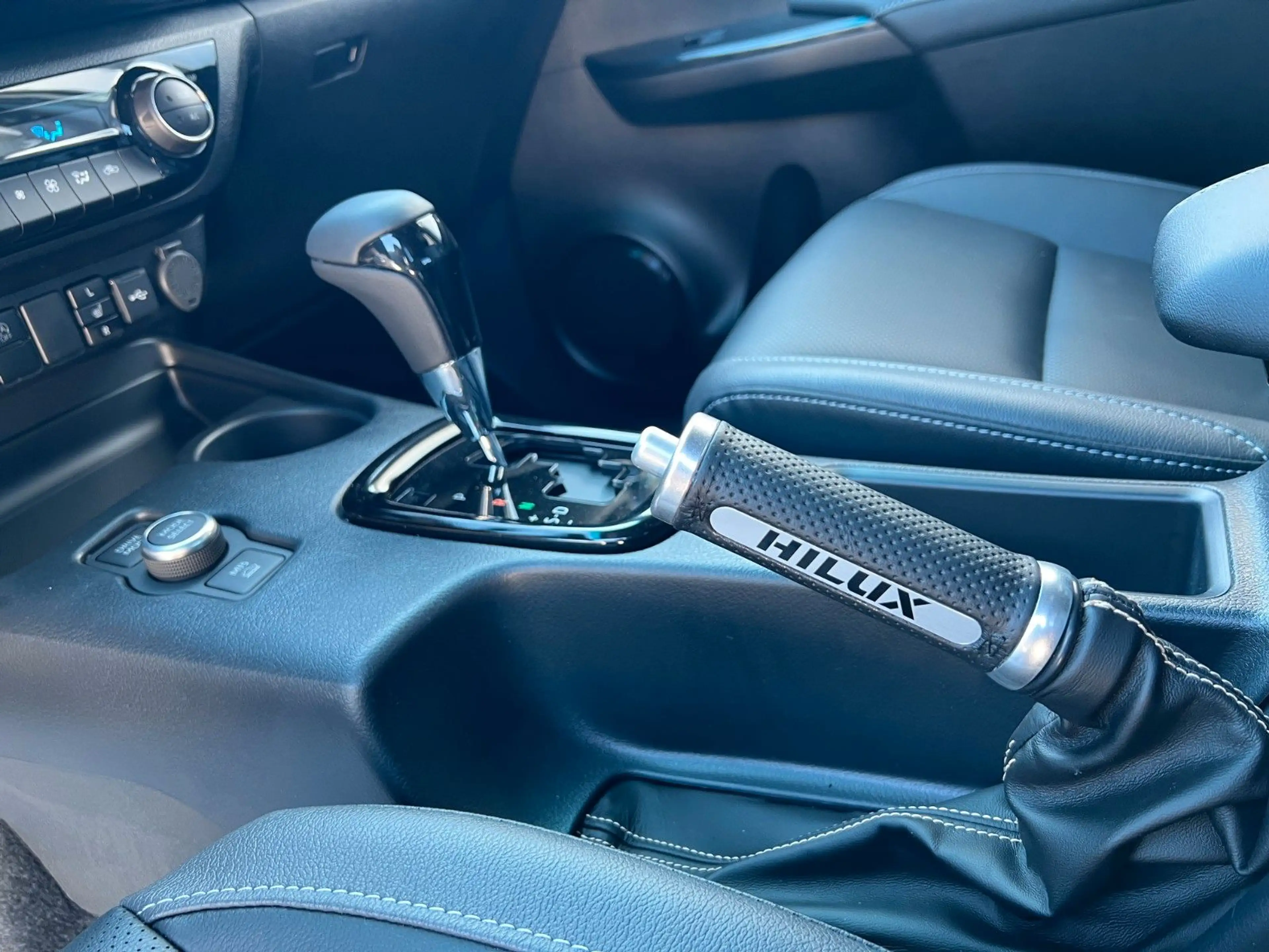 Toyota Hilux Invincible 2.8 Mild-Hybrid*360°*JBL*AHK* — photo 23
