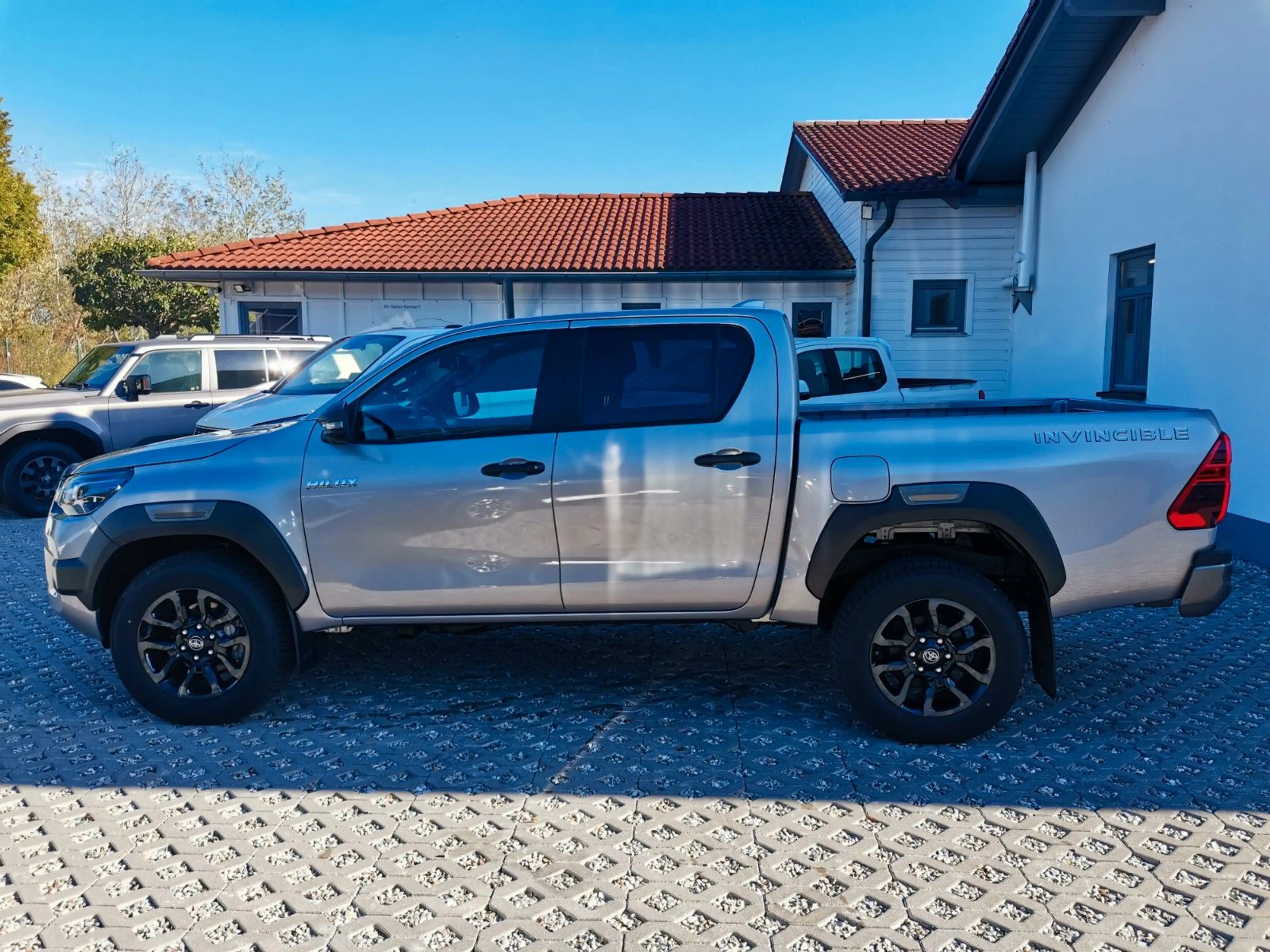 Toyota Hilux Invincible 2.8 Mild-Hybrid*360°*JBL*AHK* — photo 12