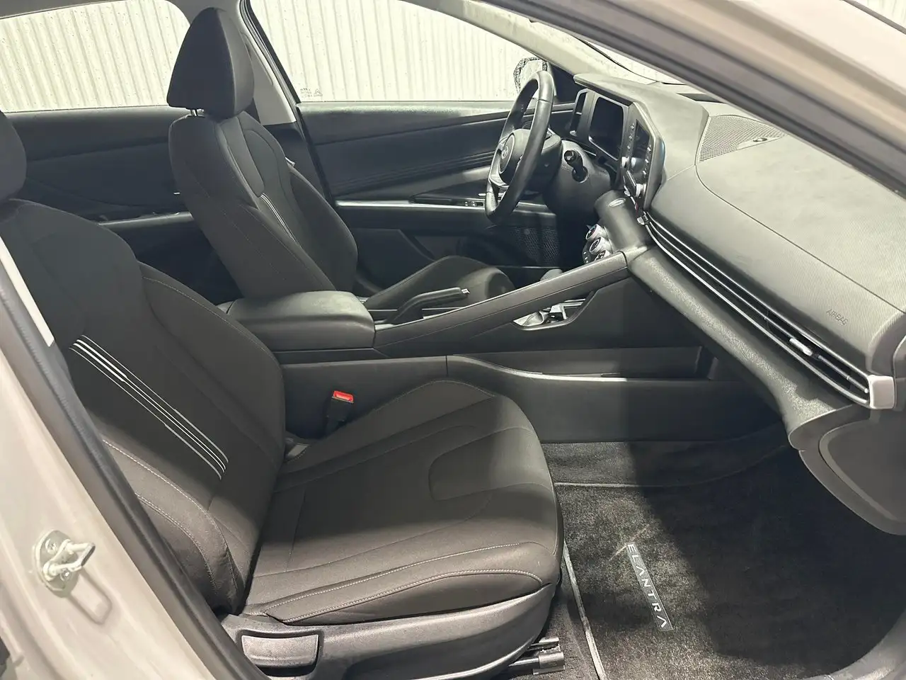 Hyundai ELANTRA снимка Hyundai ELANTRA