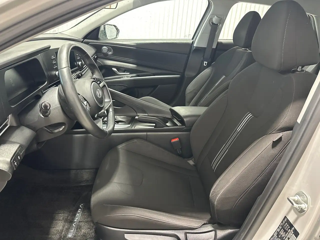 Hyundai ELANTRA снимка Hyundai ELANTRA