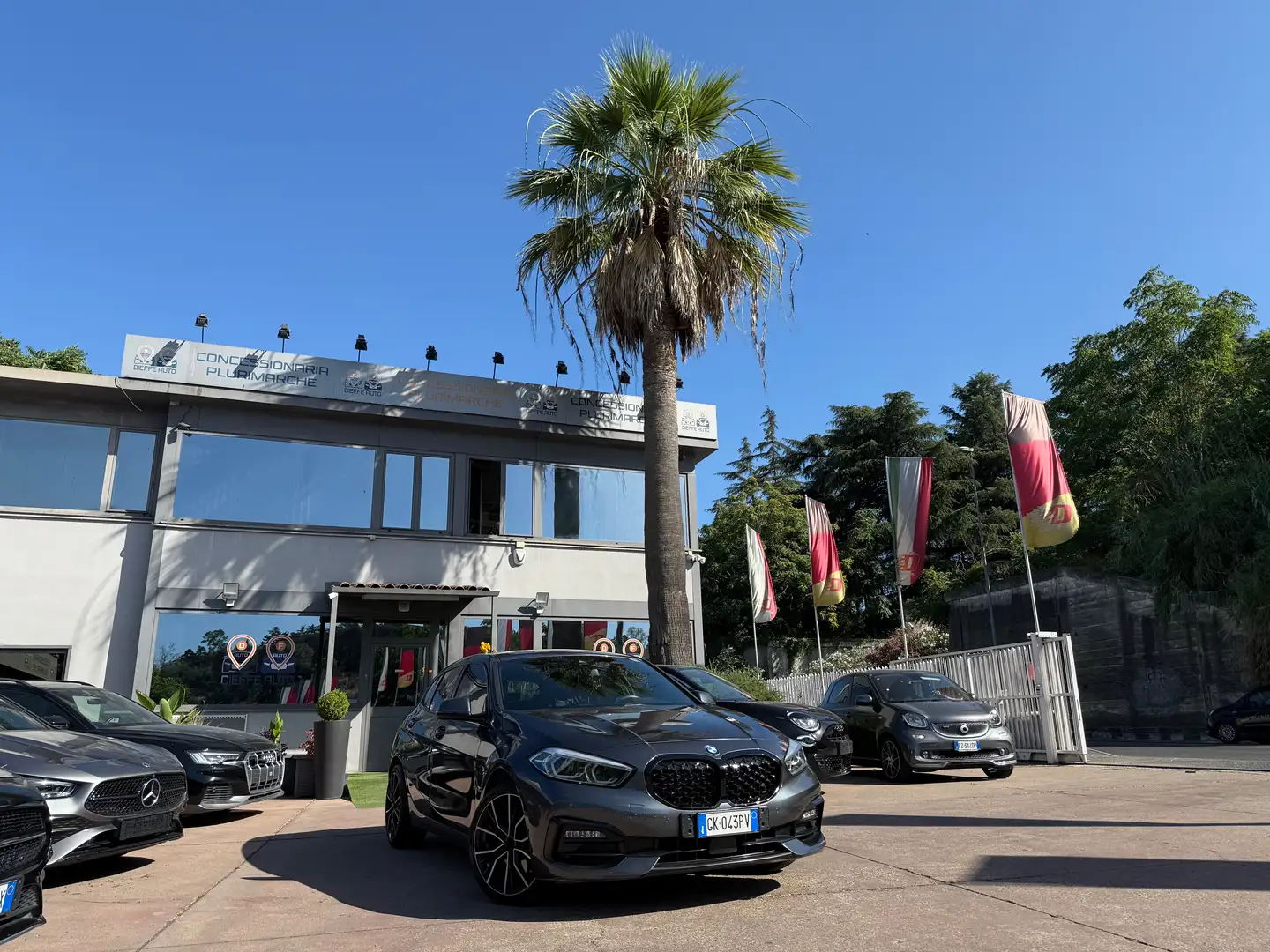 BMW 116 116d sport auto m r Gris - 1