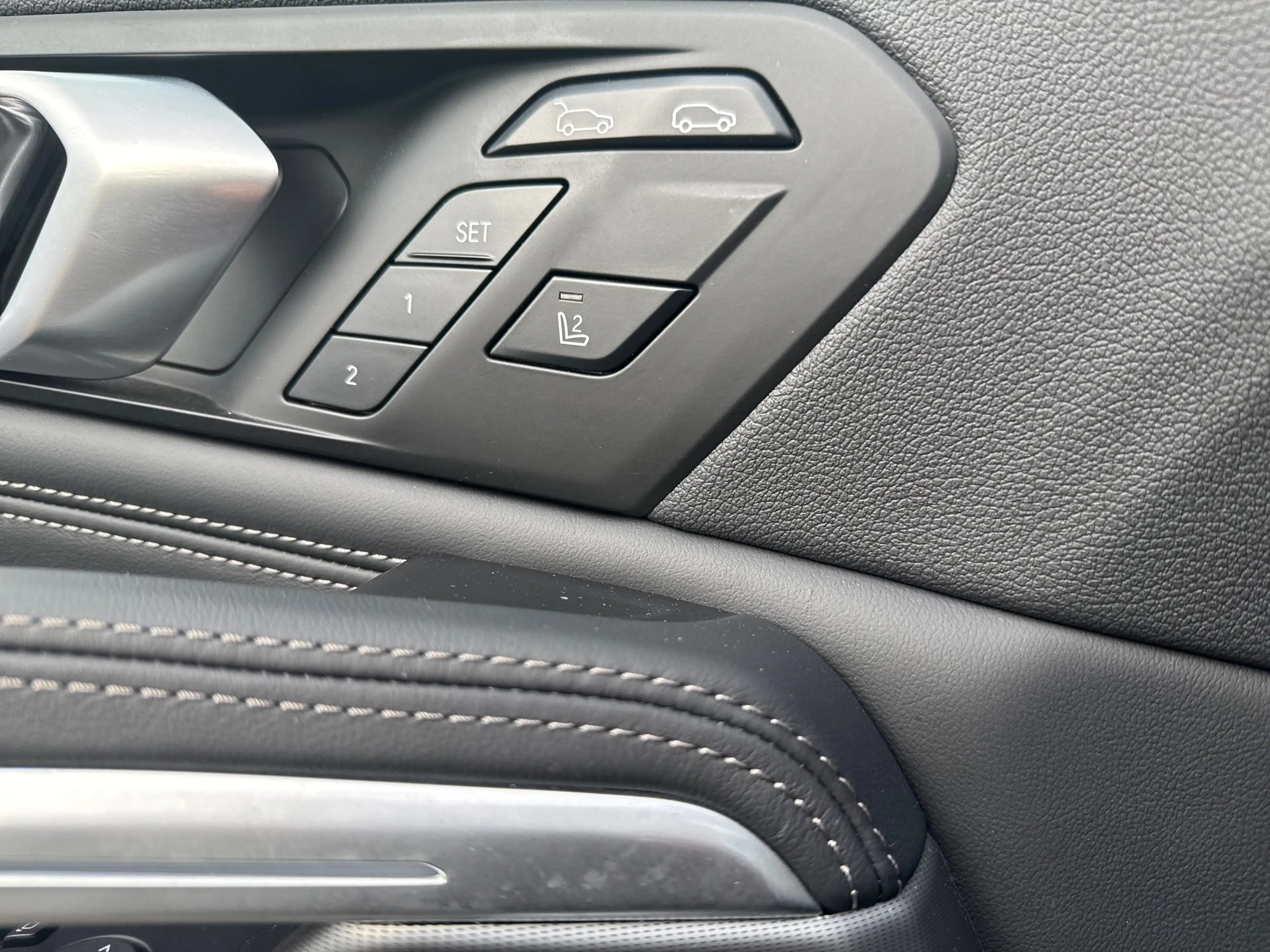 BMW X6 xDrive30d M Sportpaket Head-Up HiFi DAB LED — photo 13