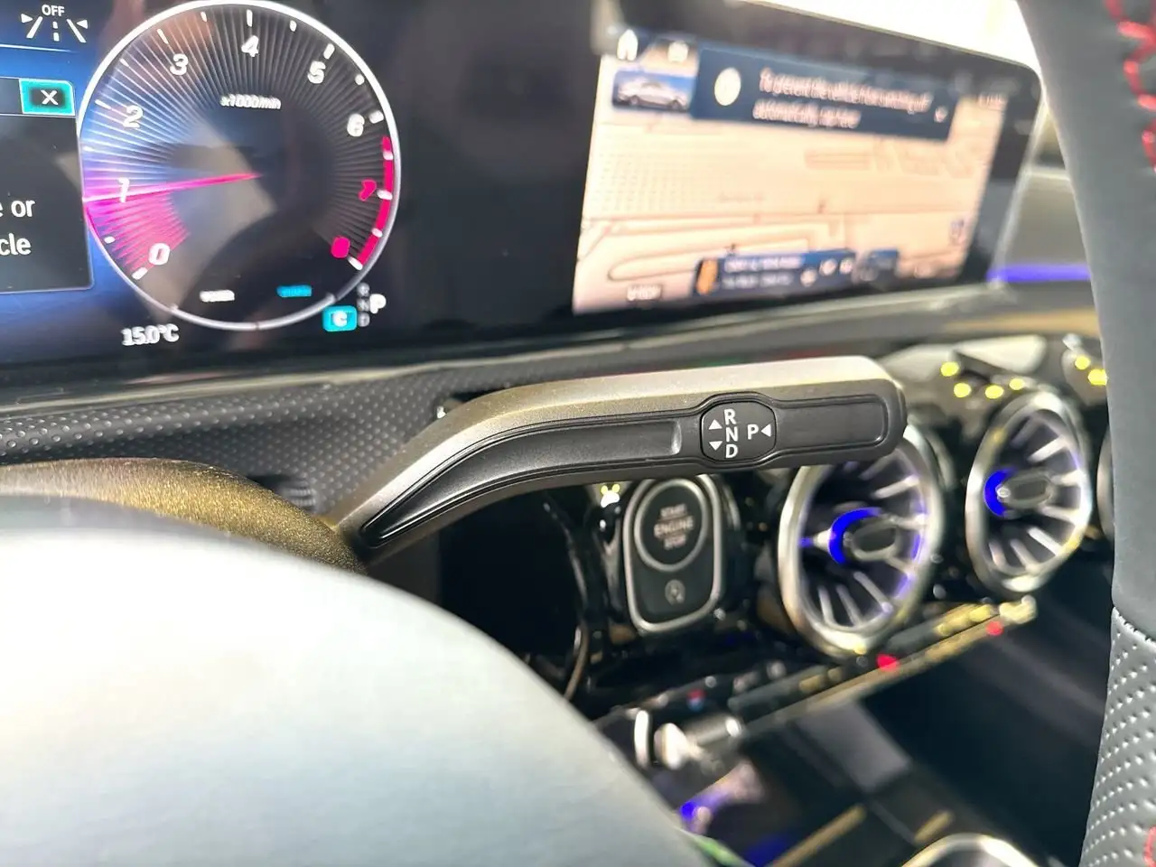Mercedes-Benz CLA снимка Mercedes-Benz CLA