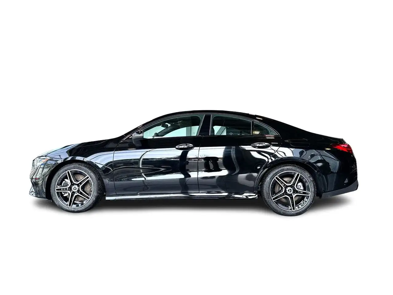 Mercedes-Benz CLA снимка Mercedes-Benz CLA