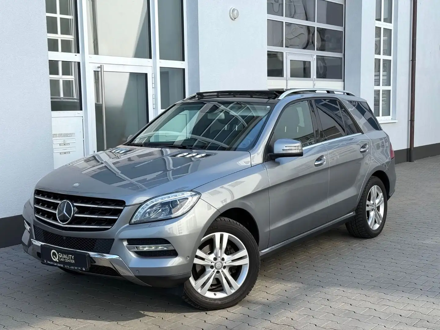 Mercedes-Benz ML 350 CDI BlueTec *VOLL*AHK*PANO*OFF-ROUD*DISTR Zilver - 2